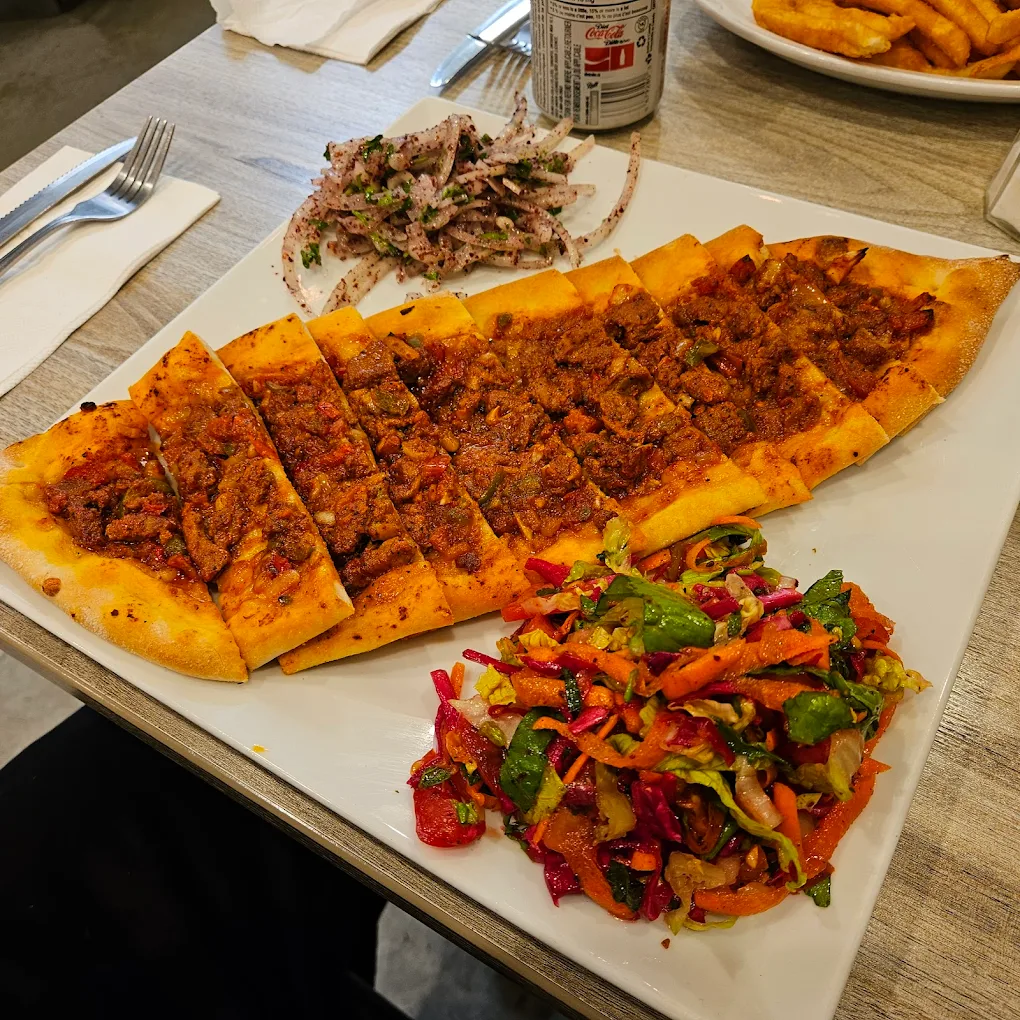 Meze turc sélection d'entrées